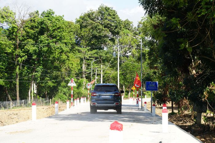 Từ đây, mạch giao thông được nối liền, mở ra tương lai mới cho vùng đồng bào dân tộc ở xã Hàm Thạnh