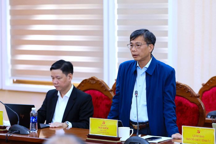 Tỉnh ủy viên, Chánh Thanh tra tỉnh Lâm Đồng Ngô Kiểm phản ánh việc xuất hiện thêm nhiều vụ việc kiến nghị, khiếu nại, tố cáo của người dân và áp lực giải quyết