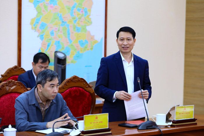 Ủy viên Ban Thường vụ Tỉnh ủy, Trưởng Ban Tuyên giáo và Dân vận Tỉnh ủy Lâm Đồng Bùi Huy Thành nêu nhiều kết quả tích cực trong thực hiện dân chủ ở cơ sở
