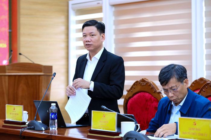 Tỉnh ủy viên, Giám đốc Sở Nội vụ Lâm Đồng Đỗ Văn Chung đề xuất quan tâm giải quyết các kiến nghị kéo dài, phức tạp ngay từ cơ sở