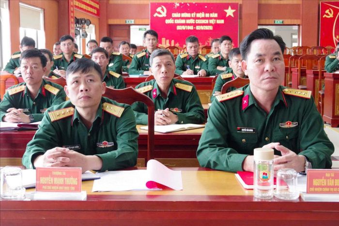 Thủ trưởng các phòng, ban đơn vị tham dự hội nghị