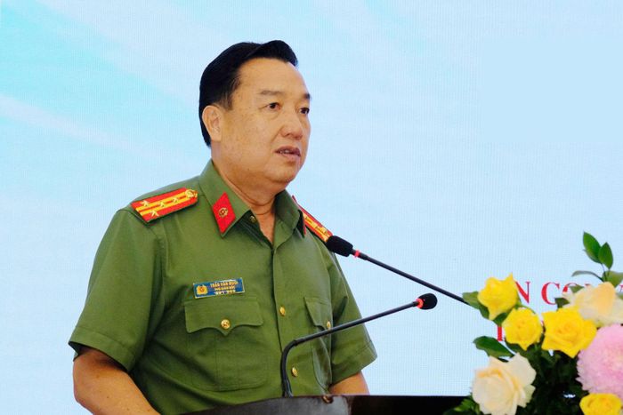 Đại tá Trần Văn Mười, Phó Giám đốc Công an tỉnh Lâm Đồng phát biểu tại lễ khai mạc khóa tập huấn
