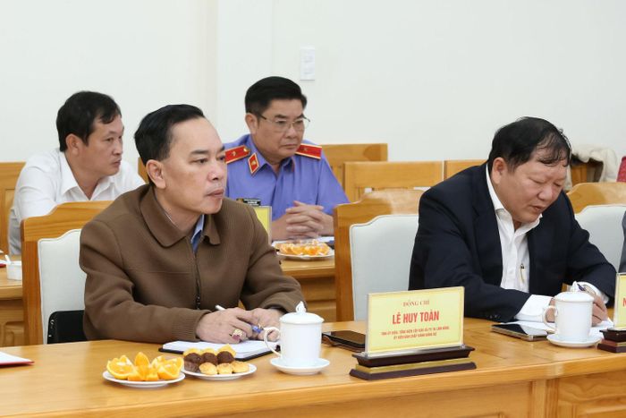 Các đồng chí Ủy viên Ban Chấp hành Đảng ủy Các cơ quan Đảng tỉnh tham dự hội nghị