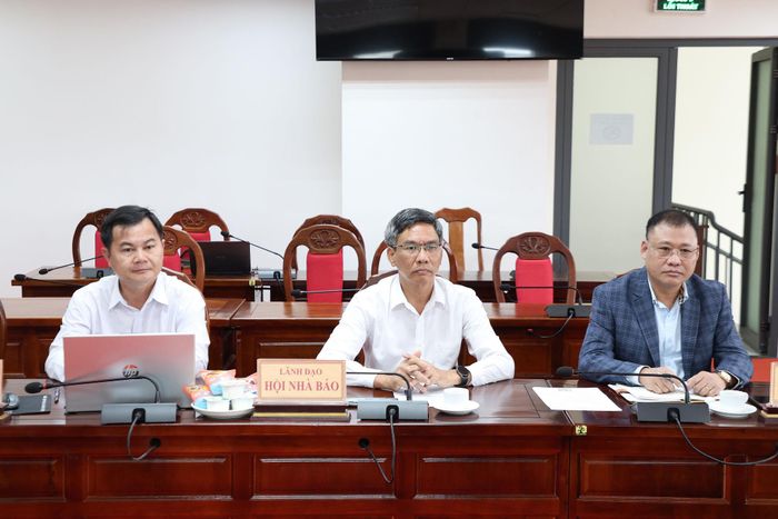 Lãnh đạo Văn phòng Tỉnh ủy, Hội Nhà báo tỉnh, Báo và Phát thanh, Truyền hình Lâm Đồng dự hội nghị