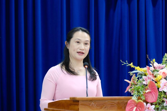 Đại biểu tham gia phát biểu tham luận tại hội nghị