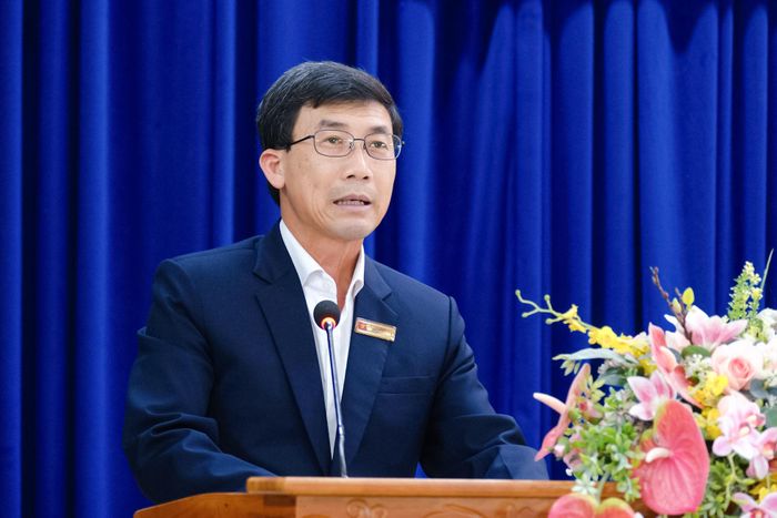 Đồng chí Phạm Kim Quang, Bí thư Đảng ủy, Chủ tịch HĐND phường Cam Ly - Đà Lạt phát biểu tại hội nghị