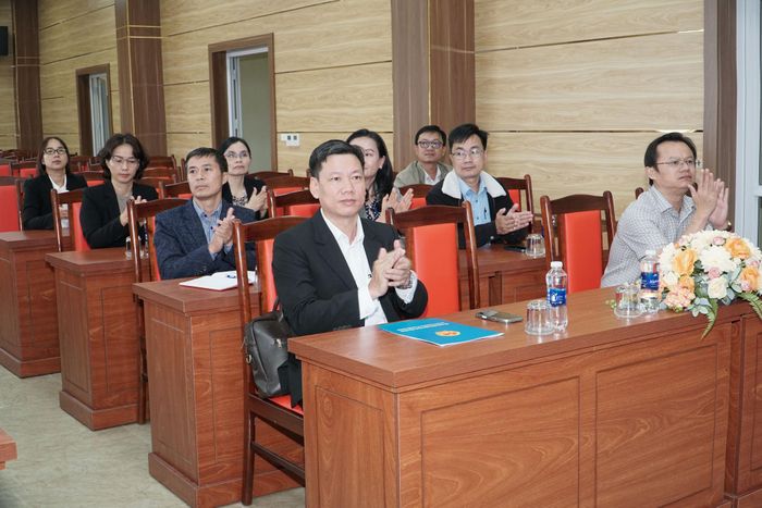 Lãnh đạo, đại diện các phòng nghiệp vụ Sở Nội vụ dự hội nghị ký kết