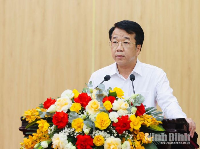 Đồng chí Nguyễn Thanh Bình, Phó Bí thư Tỉnh ủy, Chủ tịch UBND tỉnh phát biểu giải trình, làm rõ một số nội dung đại biểu quan tâm.