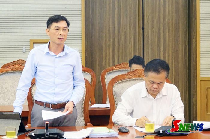 Lãnh đạo Sở Nông nghiệp và Môi trường phát biểu tại cuộc họp.