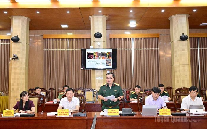 Lãnh đạo Bộ CHQS tỉnh phát biểu.