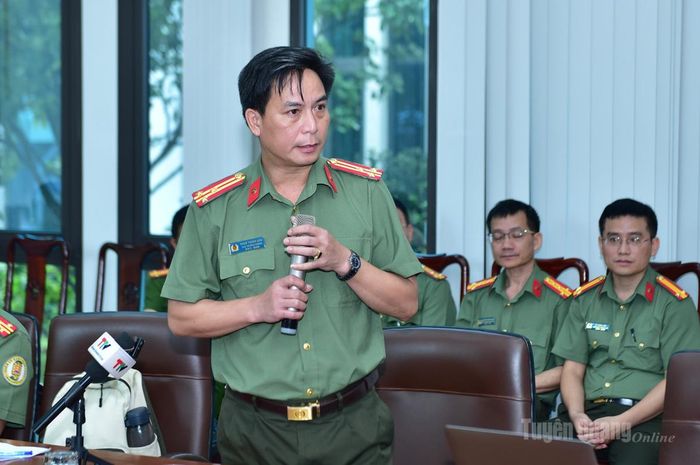 Lãnh đạo Phòng An ninh chính trị nội bộ, Công an tỉnh trả lời nội dung về điều tra, xác minh các nội dung liên quan đến kết quả điểm Kỳ thi tốt nghiệp THPT Quốc gia năm 2026 tại điểm thi Trường THPT Chuyên Tuyên Quang.