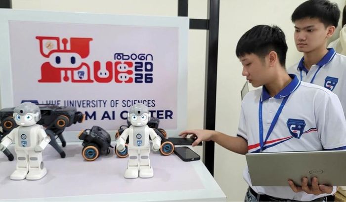 Sinh viên Trường Đại học Khoa học - Đại học Huế tham gia nghiên cứu, sáng chế sản phẩm robot, phần mềm AI 