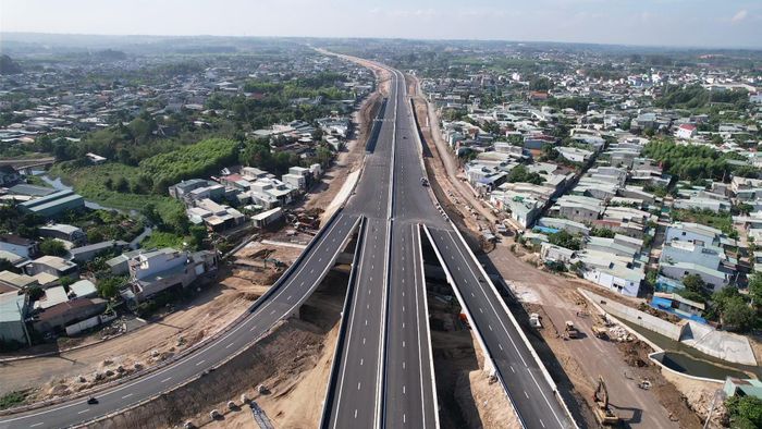 Các trục động lực của Đồng Nai sẽ bám cao tốc, sân bay.