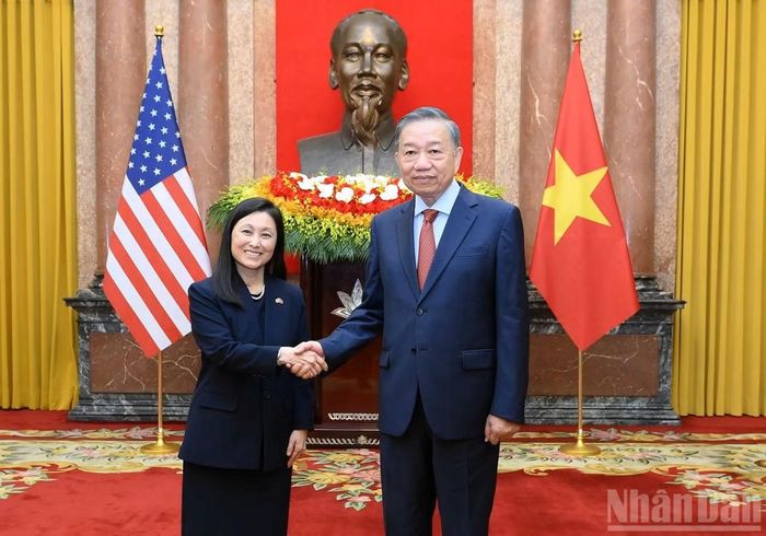 Tổng Bí thư, Chủ tịch nước Tô Lâm tiếp Đại sứ Hoa Kỳ Jennifer Wicks trình Quốc thư. Ảnh: Nhandan.vn