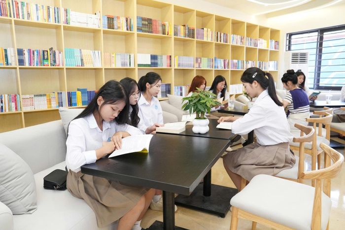Không gian Văn hóa đọc được định hướng trở thành nơi kết nối tri thức học thuật, tri thức doanh nghiệp và tri thức cộng đồng. Ảnh: Đồng Văn Thưởng.