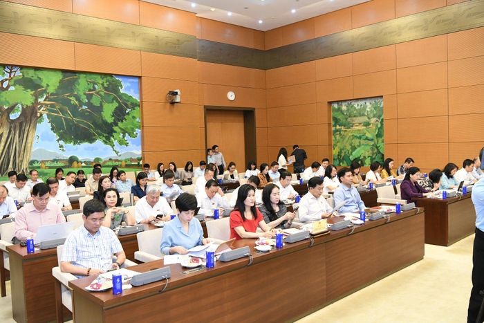 Các đại biểu tham dự cuộc họp