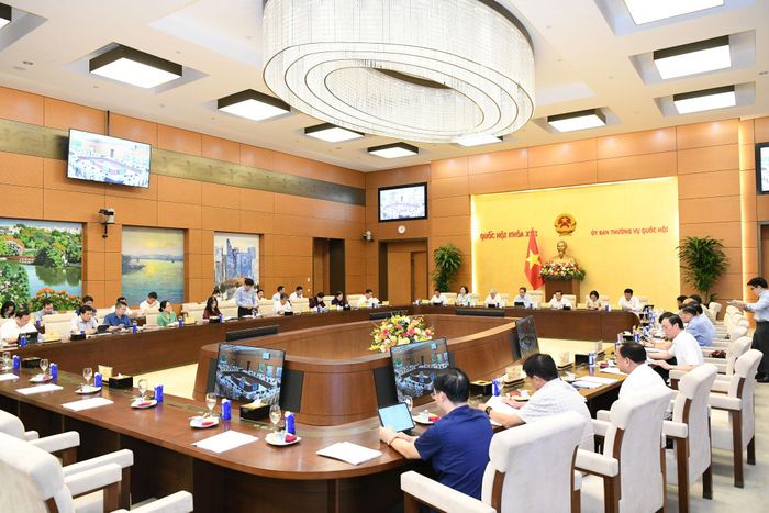 Quang cảnh cuộc họp