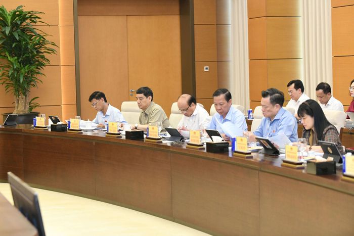 Các đại biểu tham dự cuộc họp