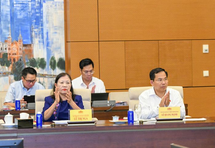 Các đại biểu tham dự cuộc họp