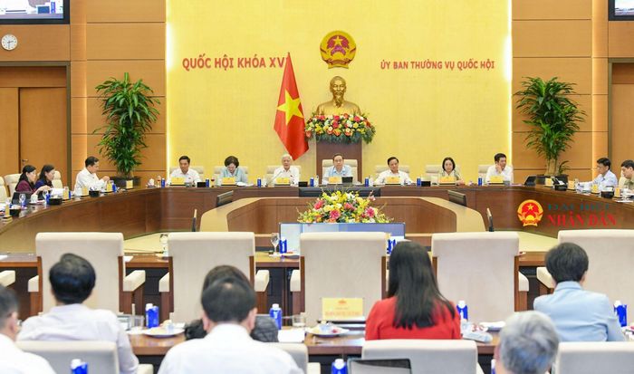 Toàn cảnh cuộc họp giao ban cuộc họp giao ban giữa lãnh đạo Quốc hội và các cơ quan của Quốc hội chiều 6/7. Ảnh: Lâm Hiển
