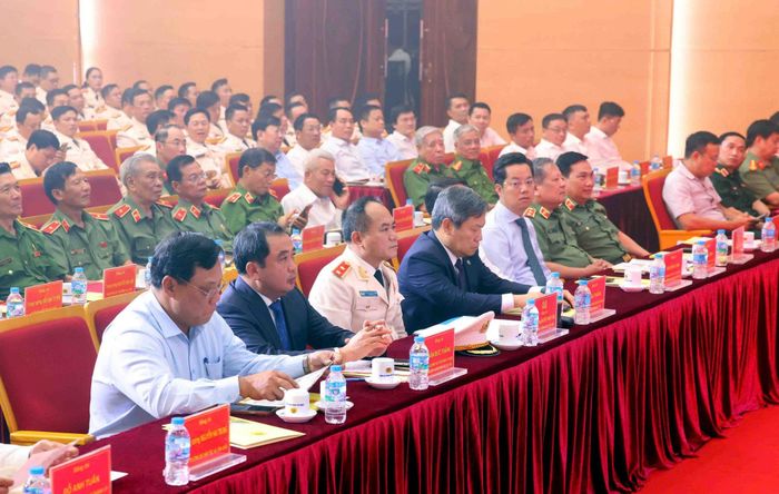 Các đại biểu tham dự buổi lễ