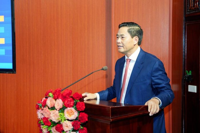 PGS.TS Bùi Hữu Toàn, Giám đốc Học viện Ngân hàng phát biểu tại buổi lễ