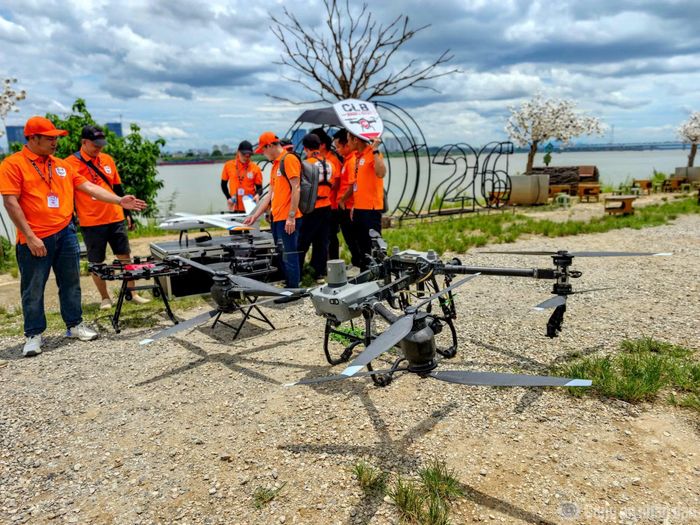 Những chiếc drone tham gia buổi diễn tập cứu hộ, cứu nạn.