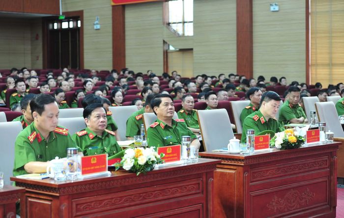 Các đại biểu tham dự hội nghị.