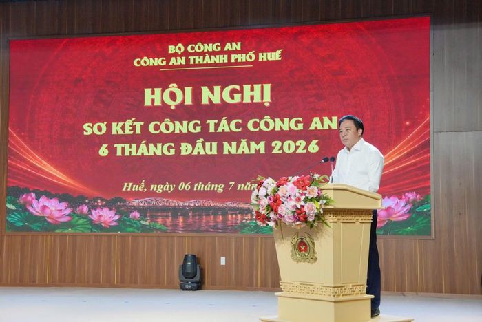 Đồng chí Nguyễn Khắc Toàn, Phó Bí thư Thành ủy, Chủ tịch UBND TP Huế phát biểu chỉ đạo tại Hội nghị.