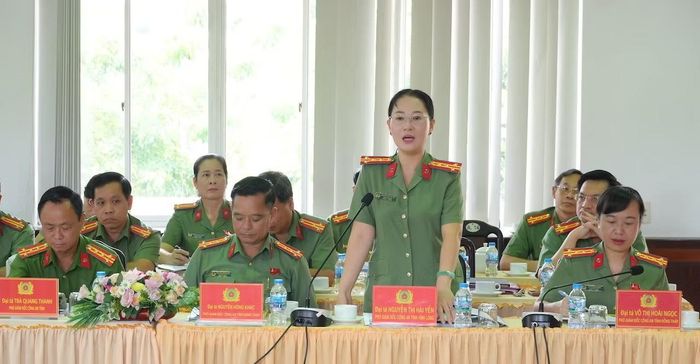 Đại diện Ban Giám đốc Công an các địa phương thảo luận, trao đổi tại hội nghị.