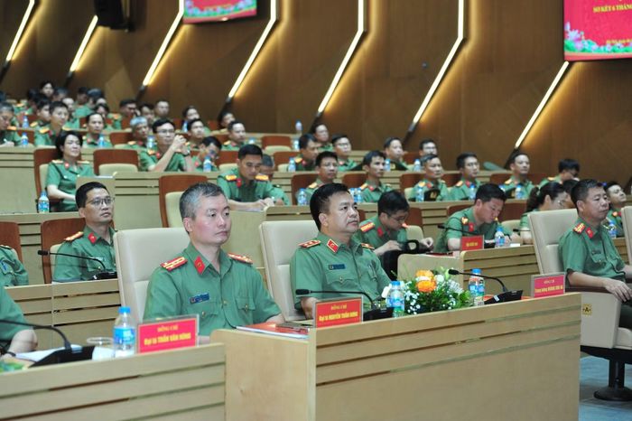 Các đại biểu tham dự hội nghị.