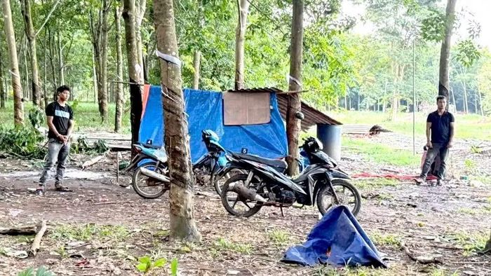 Công an xã Tân Quan bắt quả tang các đối tượng sử dụng ma túy trong rừng cao su.