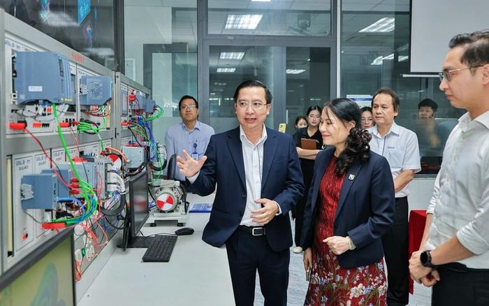 Các cơ sở thiết bị phòng thí nghiệm Tự động hóa Siemens.