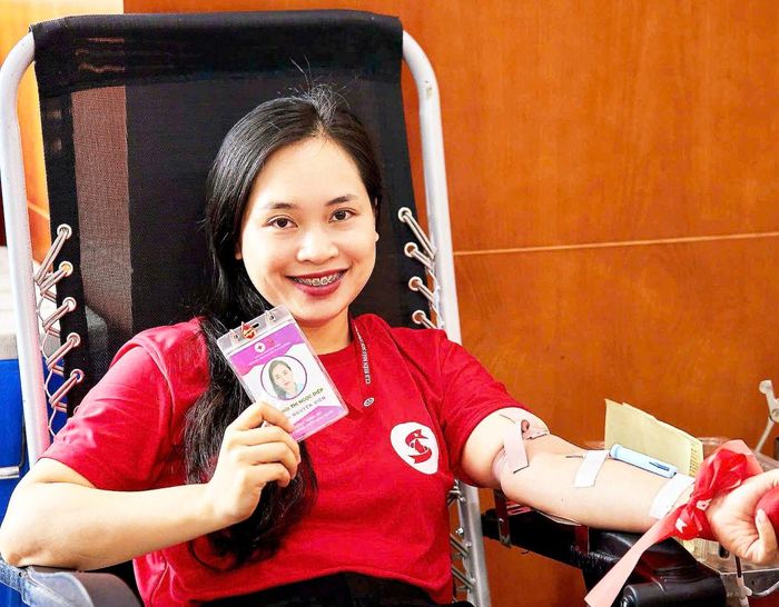 Không chỉ truyền dạy kiến thức, cô giáo Bùi Thị Ngọc Diệp còn truyền cảm hứng về sự sẻ chia bằng những việc làm thiện nguyện thiết thực.