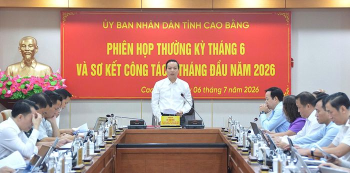 Phó Bí thư Tỉnh ủy, Chủ tịch UBND tỉnh Lê Hải Hòa phát biểu kết luận phiên họp.