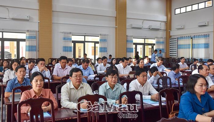 Cán bộ quản lý, lãnh đạo cấp tỉnh tham gia lớp học.