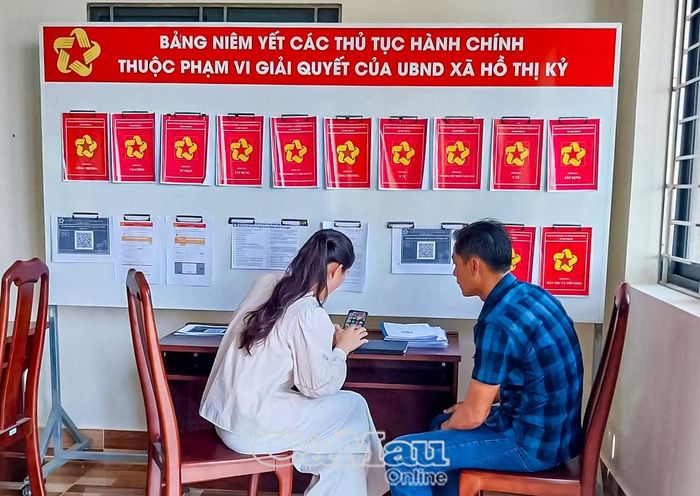 Điểm hướng dẫn, hỗ trợ nộp hồ sơ trực tuyến tại Ấp 1, Xã Hồ Thị Kỷ, giúp người dân thực hiện TTHC thuận tiện hơn, tiết kiệm thời gian và chi phí đi lại.