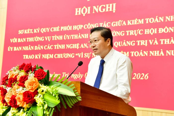 Chủ tịch UBND tỉnh Quảng Trị Lê Hồng Vinh phát biểu tại Hội nghị.
