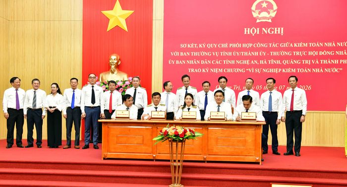 Đại diện lãnh đạo KTNN ký Quy chế phối hợp công tác giữa KTNN với Ban Thường vụ Tỉnh ủy, Thường trực HĐND và UBND tỉnh Nghệ An.