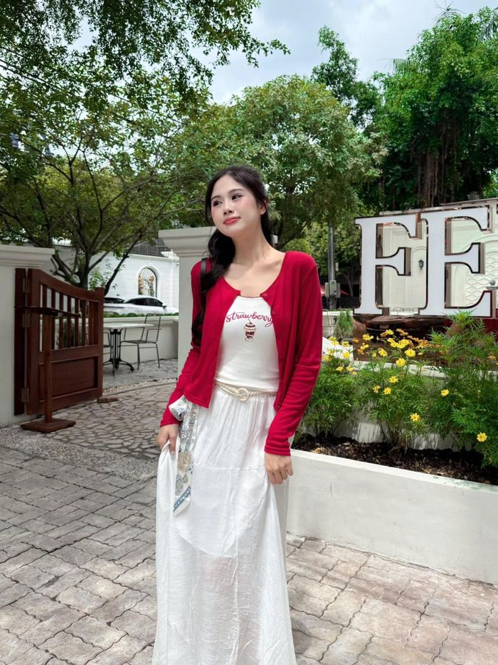 Kết hợp cardigan với váy để tăng vẻ nữ tính