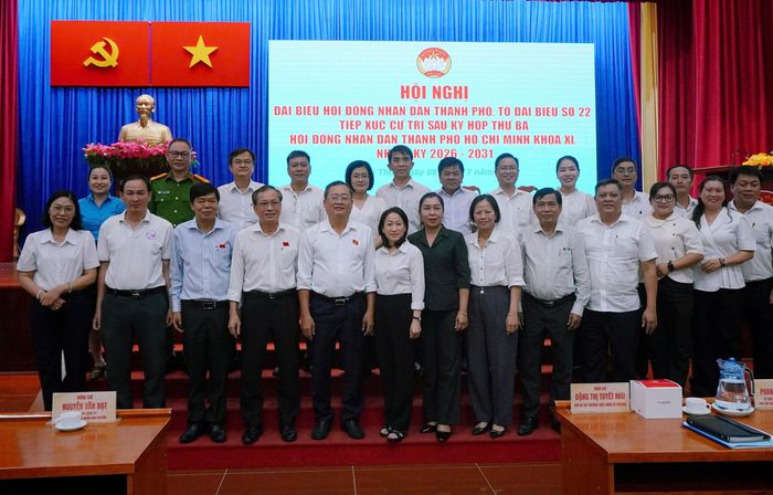 Các đại biểu và tri