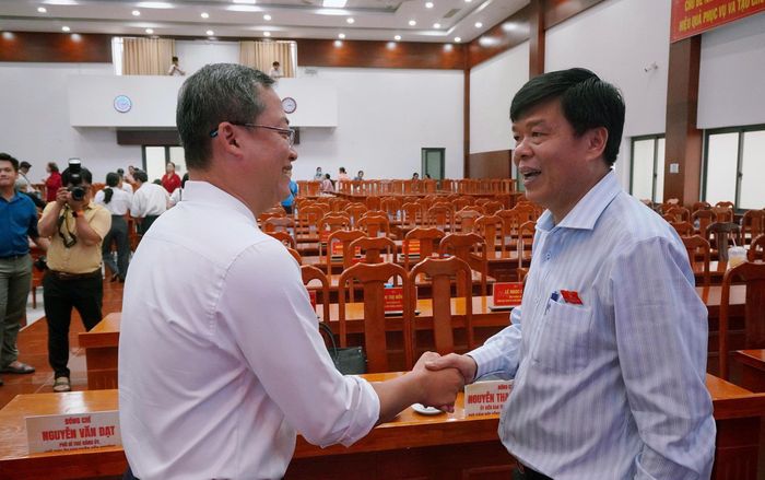 Thiếu tướng Nguyễn Thanh Hưởng với cử tri