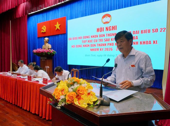 Thiếu tướng Nguyễn Thanh Hưởng thông tin đến cử tri kết quả Kỳ họp thứ ba HĐND TPHCM khóa XI