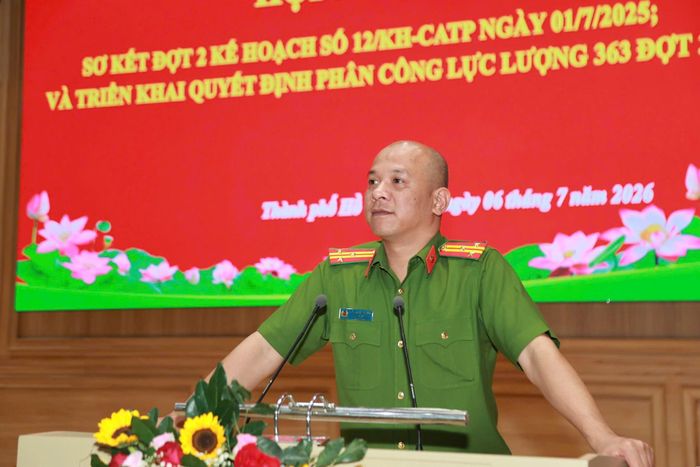 Thượng tá Nguyễn Thành Hưng, Phó Giám đốc CATP phát biểu tại hội nghị