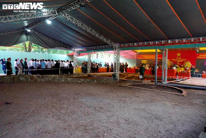 Khu vực phát hiện 5 bộ hài cốt, nghi là rãnh chôn tập thể.