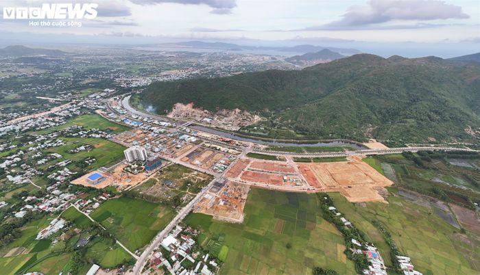 Tuyến ĐT 638 đoạn nối trung tâm Quy Nhơn với xã Canh Vinh (tỉnh Gia Lai) có chiều dài khoảng 14km được biết đến với vai trò là trục giao thông huyết mạch của Gia Lai, thuộc dự án nhóm B có tổng mức đầu tư gần 1.600 tỷ đồng.
