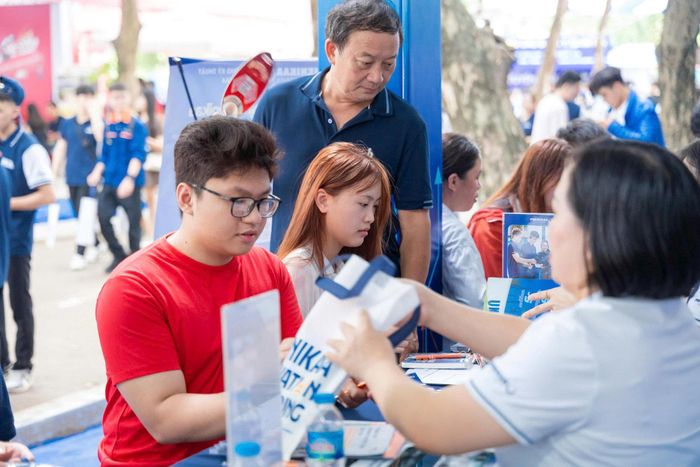 Thí sinh cần kiểm tra kỹ thông tin và chắc chắn rằng đã hoàn tất đầy đủ các bước xác nhận trên hệ thống. Ảnh: PNK