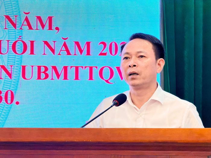 Phó Bí thư Thường trực Đảng ủy xã Phúc Thịnh Đặng Minh Thắng phát biểu tại hội nghị. Ảnh: Thanh Hà