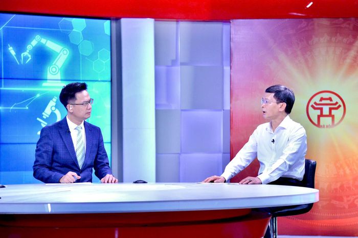 Ông Vũ Cao Cương, Phó Giám đốc Sở Y tế Hà Nội trao đổi tại Chương trình. Ảnh: Viết Thành