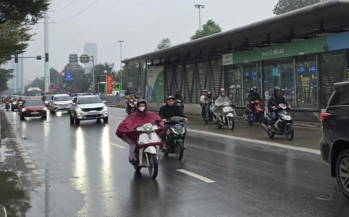 Trong những ngày tới, Hà Nội mưa dông chủ yếu về chiều tối và đêm. Ảnh: Bảo Châu